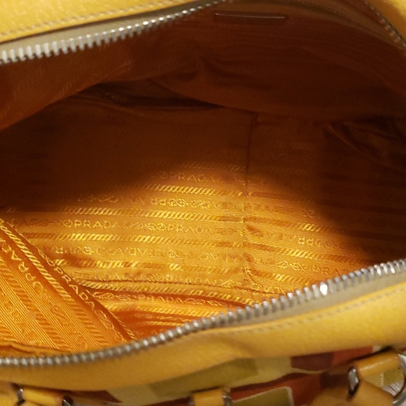 Prada women's vintage purse... Good condition - Picture 7 of 10